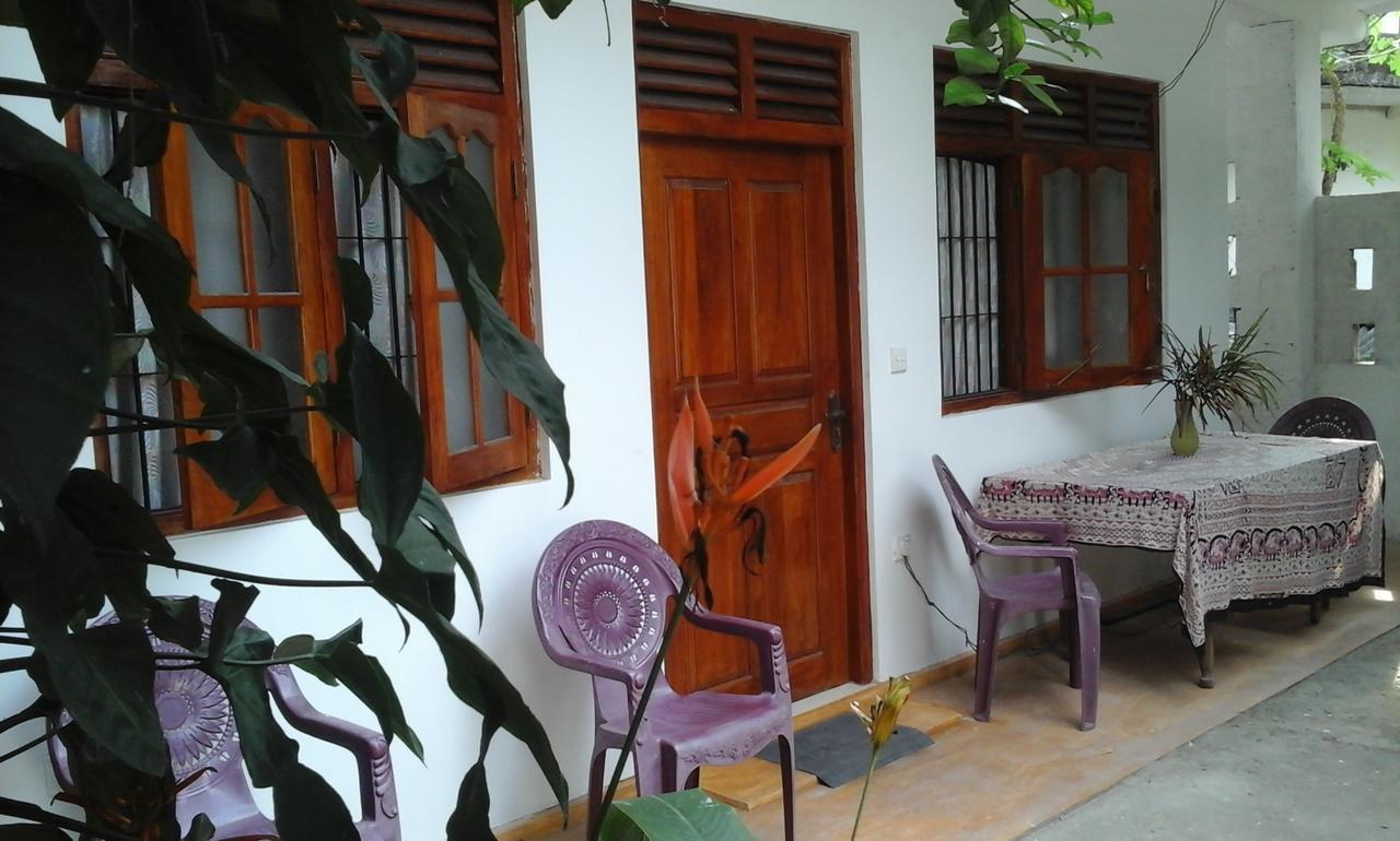 Ameesha Guesthouse أونا واتونا المظهر الخارجي الصورة