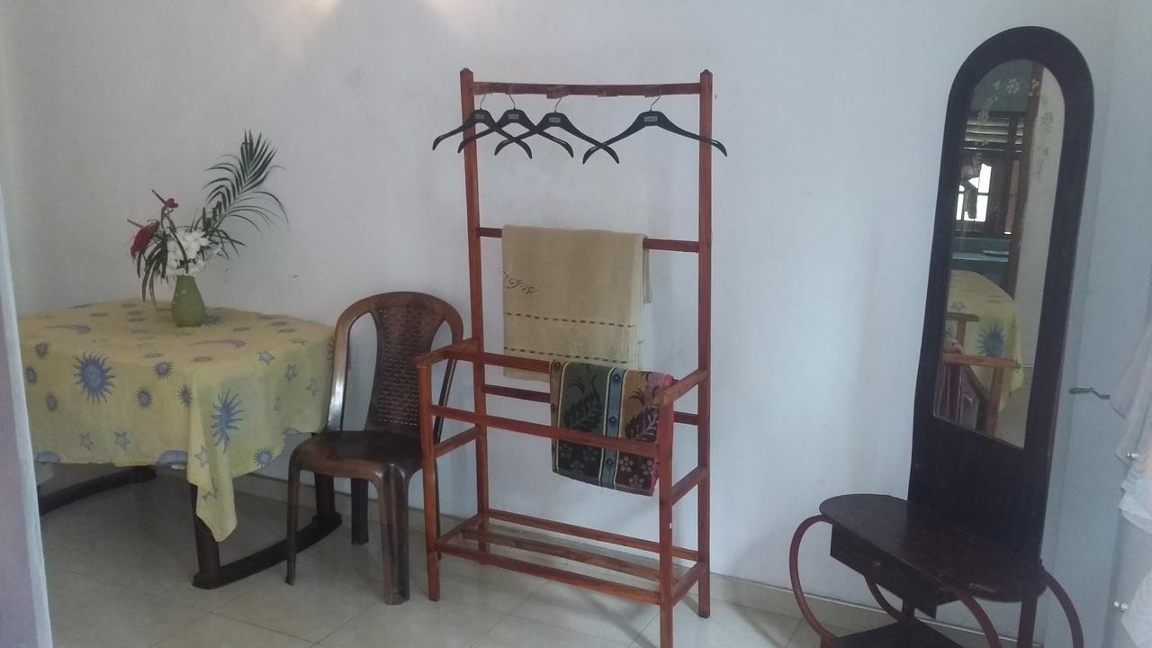 Ameesha Guesthouse أونا واتونا المظهر الخارجي الصورة