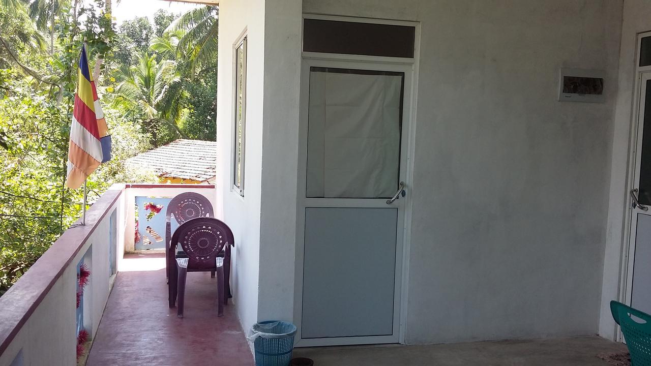 Ameesha Guesthouse أونا واتونا المظهر الخارجي الصورة