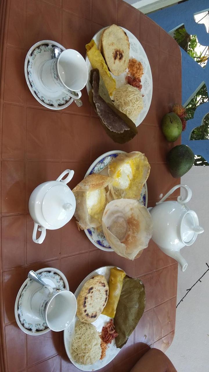 Ameesha Guesthouse أونا واتونا المظهر الخارجي الصورة